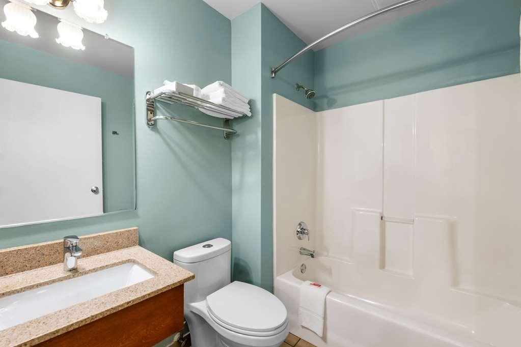 Econo Lodge Inn & Suites Eau Claire Zimmer foto