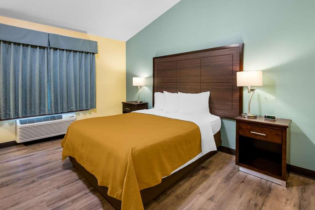Econo Lodge Inn & Suites Eau Claire Zimmer foto